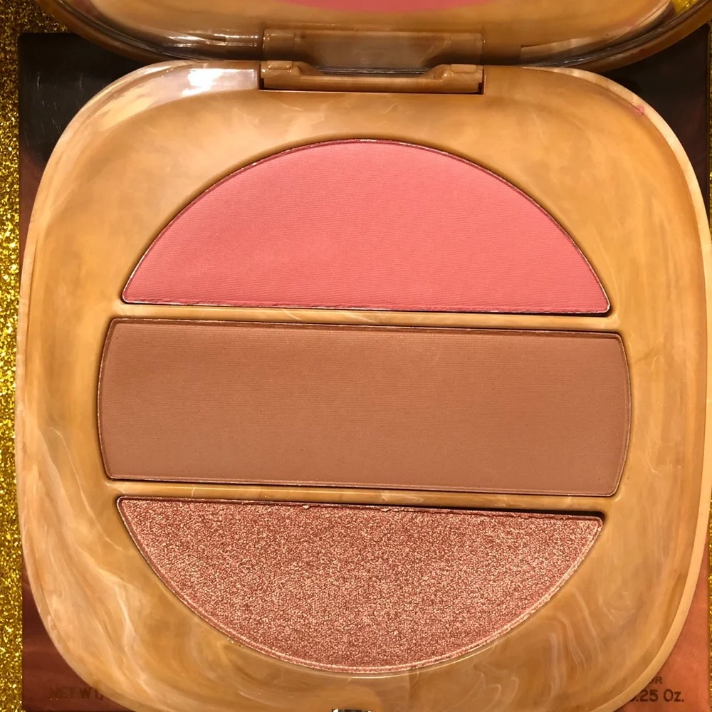 BNIB! Marc Jacobs O!Mega X Three Face Palette 🎨